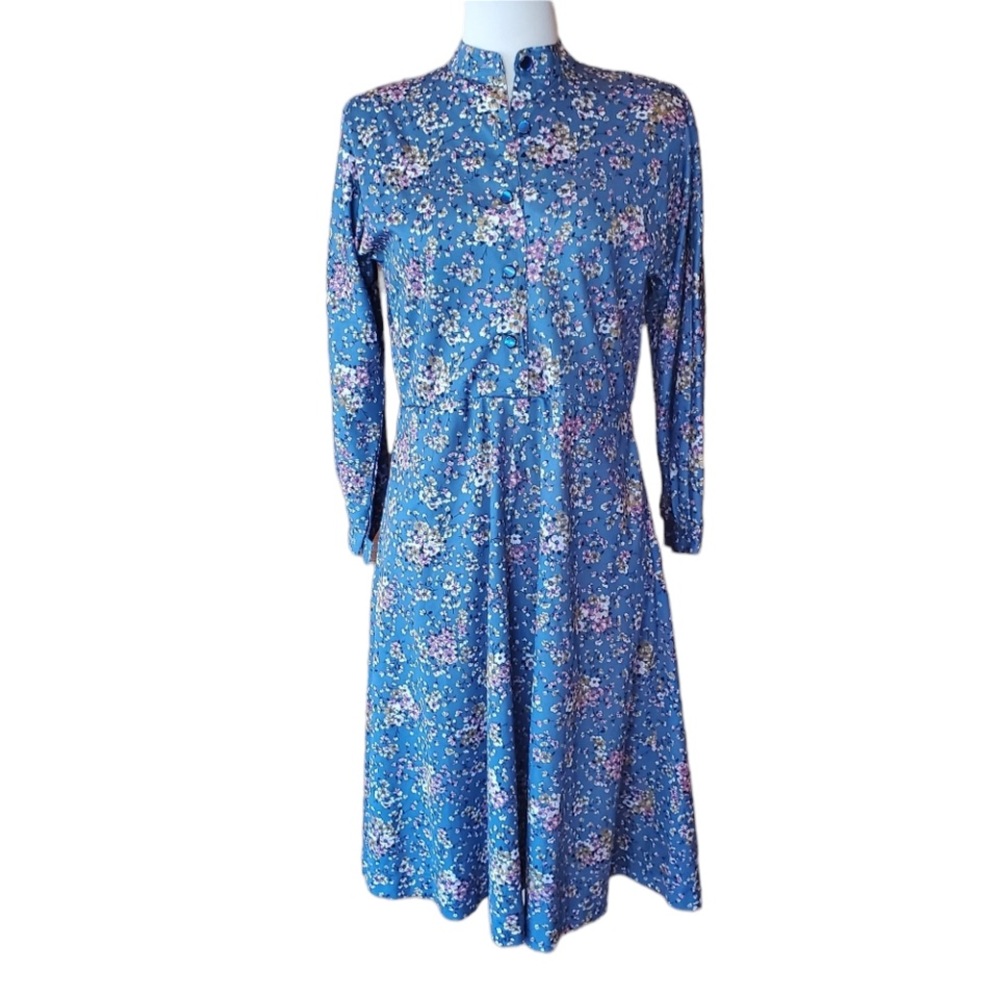 1980s Unlabeled Blue Floral Polyester Shirtdress